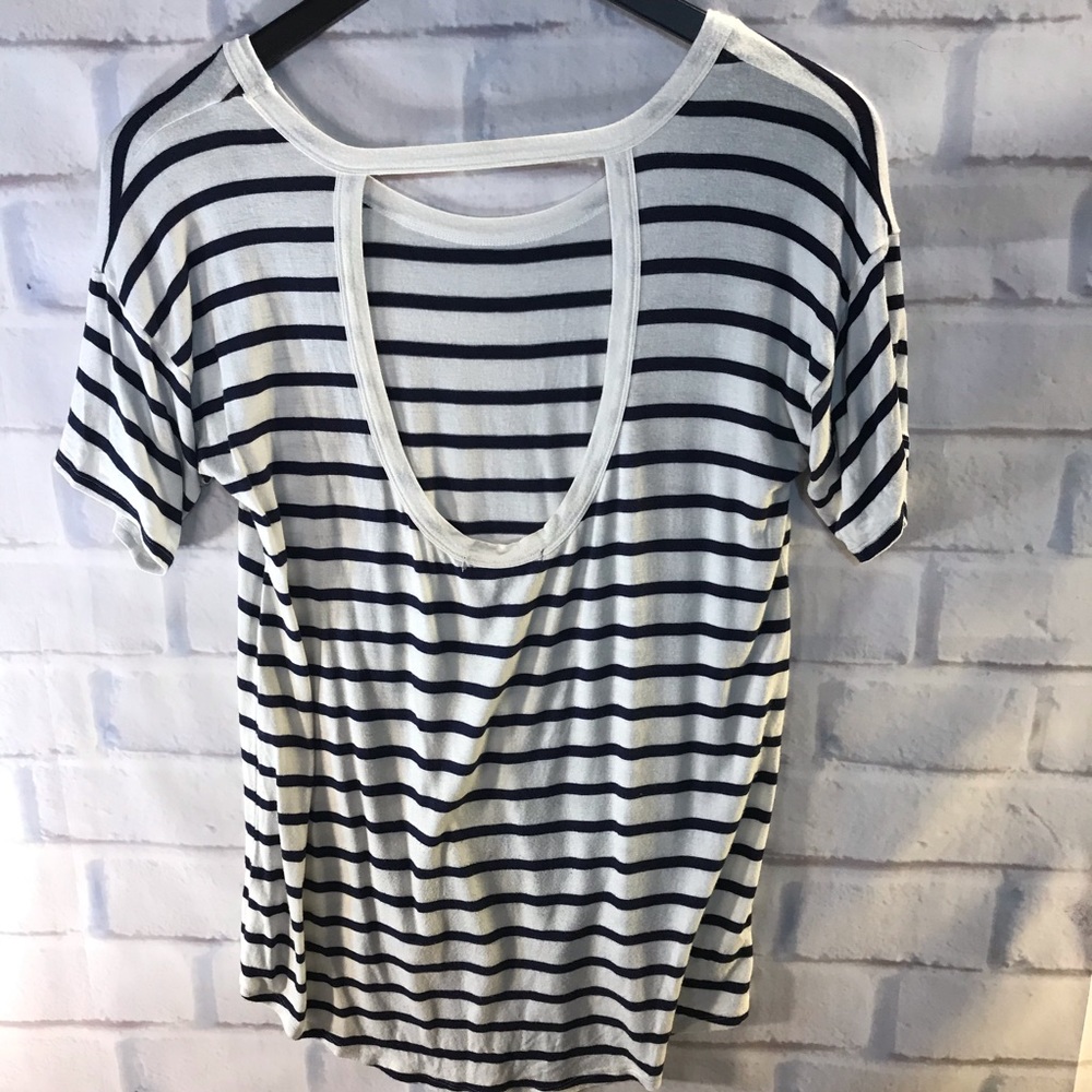 Forever 21 hi low keyhole neck blouse - Picture 2 of 3